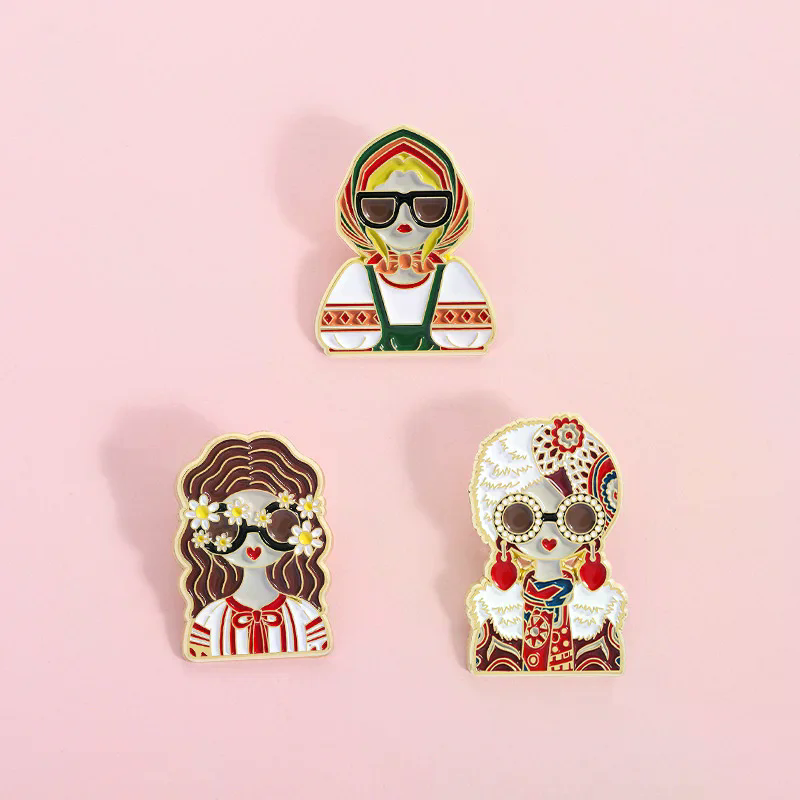 Ethnic Fashion Images - Broches en émail personnalisées avec images